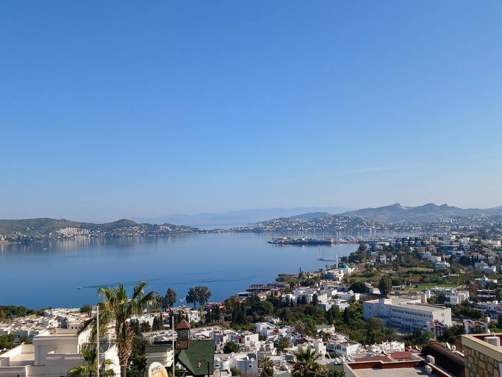 Luxusná vila 4+1 s hosťovským apartmánom Bodrum Yalıkavak