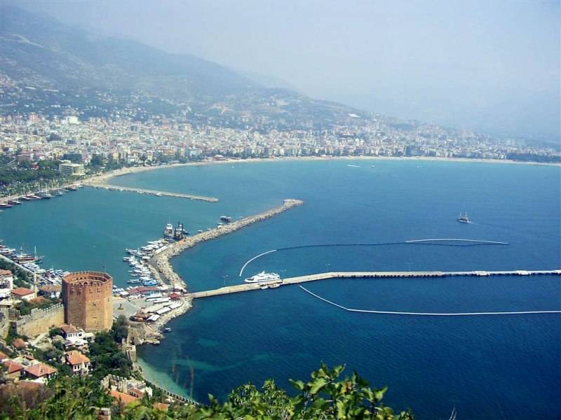 Alanya - spojenie histórie, mora a moderného života