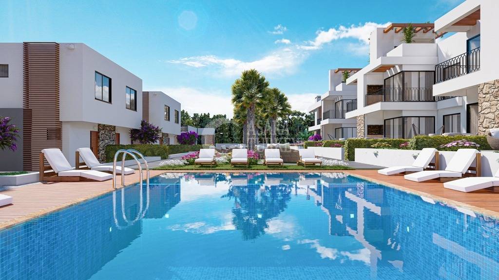 Nové priestranné apartmány typu mezonet Cyprus Turecko - pláž 700 m