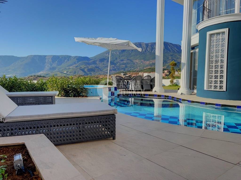 Luxusná 4+2 villa sa nachádza v meste Alanya Kargıcak neďaleko letiska Gazipasa